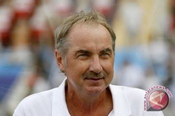 Alfred Riedl Siap Latih Timnas KPSI-PSSI