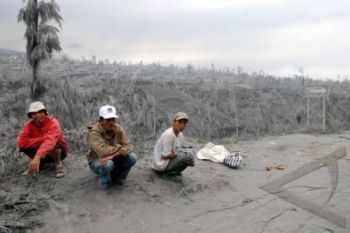 Warga Lereng Merapi Dapat Bantuan Air 