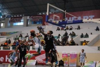 Pertandingan Basket/Foto Larno