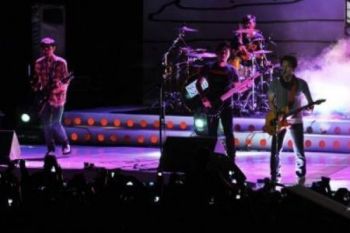 KONSER NOAH