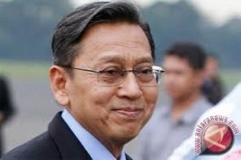 Boediono di Semarang Disambut Demo Mahasiswa