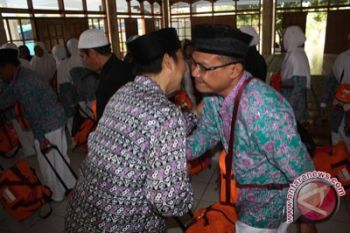 256 Calhaj Kulon Progo diberangkatkan
