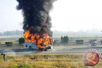 Sebuah bus penumpang meledak di China