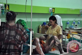 Korban ledakan pipa minyak kesulitan biaya berobat