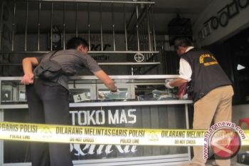 Perampok bawa kabur tiga kg emas