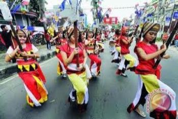 Tapis Carnival II warnai pembukaan Festival Krakatau