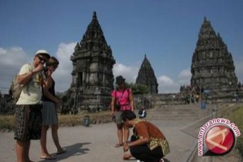 Bisikan dari Candi Mendut Jelang Waisak