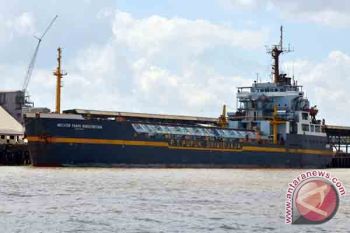 Sikapi pendangkalan, Pusri beradaptasi atau mengeruk Sungai Musi?