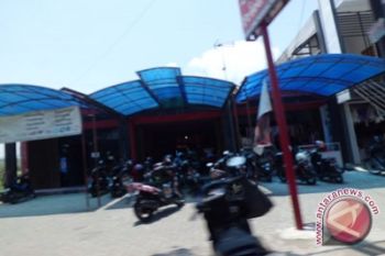 PKL Alun-alun Wates keluhkan pemberlakuan retribusi parkir 