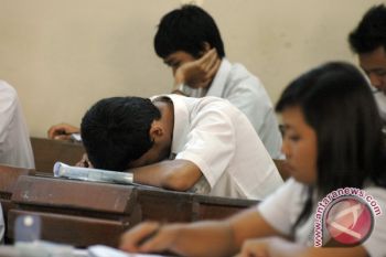 Manfaat tidur menggunakan kaus kaki basah
