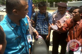 GSH Protes Pelayanan Kantor Imigrasi Kendari