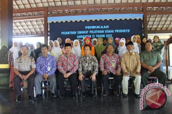 Yayasan Dharmais beri pelatihan usaha produktif