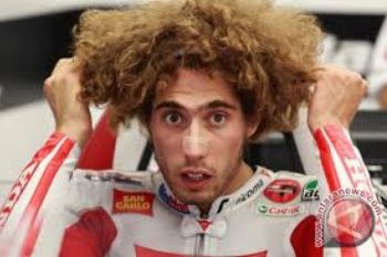 Sirkuit Sepang Pasang Plakat Untuk Kenang Simoncelli