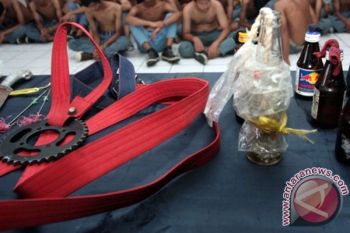 Polisi tangkap tujuh anggota geng setelah saling lapor