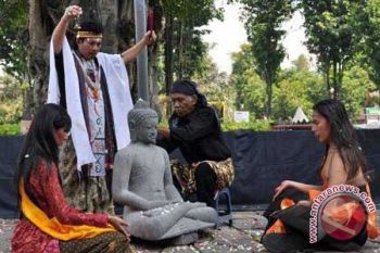 Ratusan peserta ikuti pertemuan penulis cerita silat