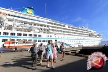 Kapal Pesiar Amerika Singgahi Banjarmasin