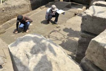 PENEMUAN CANDI DI DENPASAR