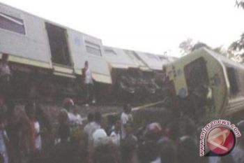 Masyarakat masih padati lokasi tergulingnya Prameks 