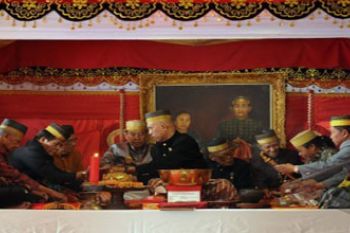 PENCUCIAN BENDA PUSAKA