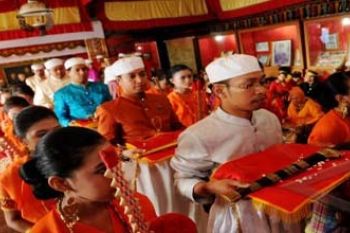 PENCUCIAN BENDA PUSAKA