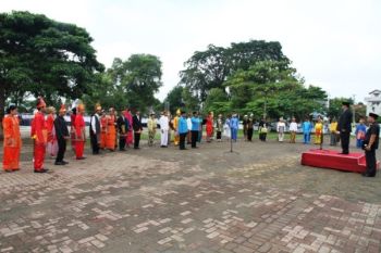 Ratusan Pemuda Kumandangkan Ikrar &amp;quot;Sumpah Pemuda 2012&amp;quot;