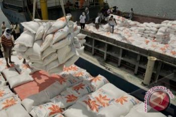 Bulog: Masih Banyak Beras Sulteng Dibawa Keluar 