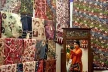 Empat Desainer Eksplorasi "Batik On The Street"