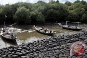 Kemarau, Debit Air PDAM Susut 40 Persen