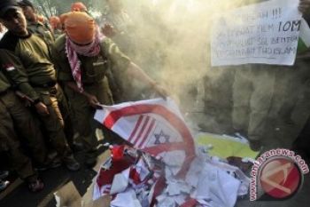 Pastur Pembakar Al Quran Dilarang Masuk Kanada