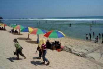 PANTAI SUNDAK