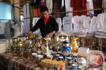 Penjual perlengkapan haji