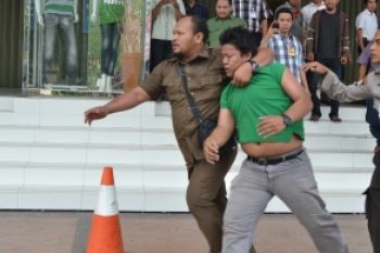 Bentrok Mahasiswa dan Polisi