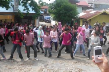 Lomba Gangnam Style