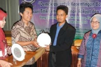 Kemandirian Masyarakat Salah Satu Kunci Penyelenggaraan Demokrasi