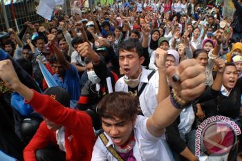 Pemprov Penuhi Tuntutan Upah, Buruh Tetap Demo
