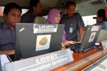 Warga Tuntut Pembatalan Sertifikat Tanah Irigasi