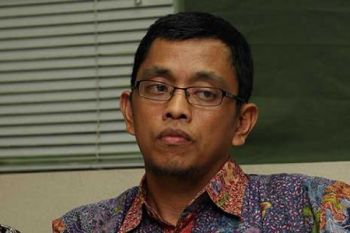 ICW Duga Tekanan Politik Pengaruhi Audit Hambalang