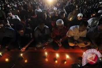 Ratusan mahasiswa Yogyakarta doa bersama untuk Lampung
