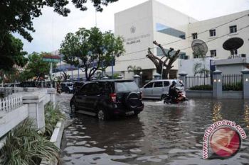 Jalan protokol Palembang kembali digenangi air hujan 