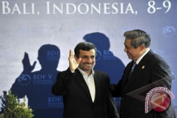 SBY Terima Ahmadinejad         