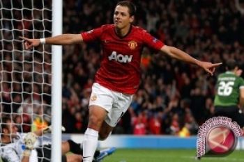 Hattrick Hernandez Selamatkan MU dari Kekalahan 