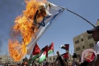 Israel Cuek Saat Dikecam