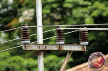 Belum banyak desa di perairan terjangkau listrik 