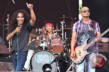 Slank Meriahkan "Soll" Korps Marinir Di Manado