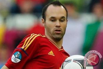 Kapten Barcelona Iniesta tetap dukung pelatihnya