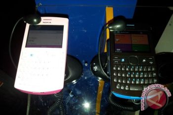  Nokia luncurkan Asha 205 "Facebook"