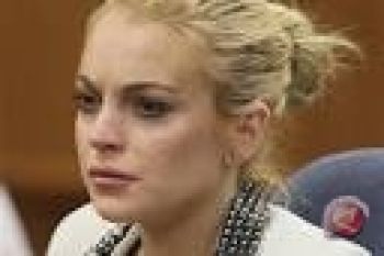 Lindsay Lohan Masuk Rehabilitasi
