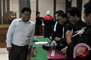 Hakim Belum Setujui Pembantaran Riza Kurniawan