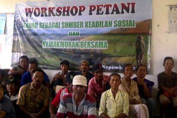 Eva Berjanji Kawal Petani Blitar Peroleh Tanah Redist