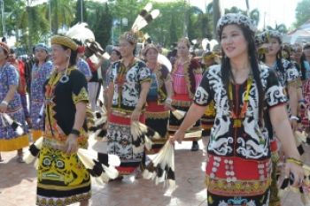 Tarian Hudoq Kawit
